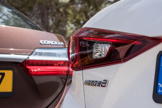 מאזדה 3 מול טויוטה קורולה