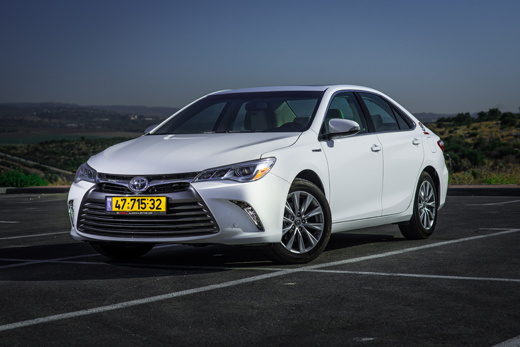 טויוטה קאמרי הייבריד