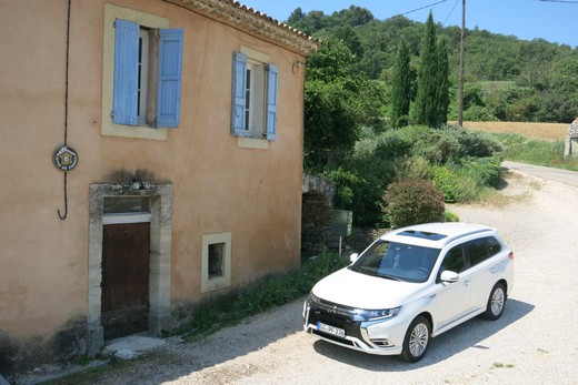 מיצובישי אאוטלנדר PHEV